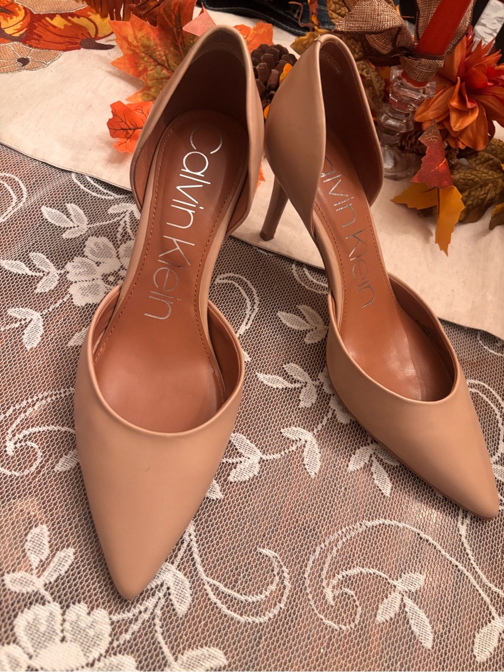 Like New. Calvin Klein Women's Pointed Toe KCGloria Pumps in Nude, size 9.5